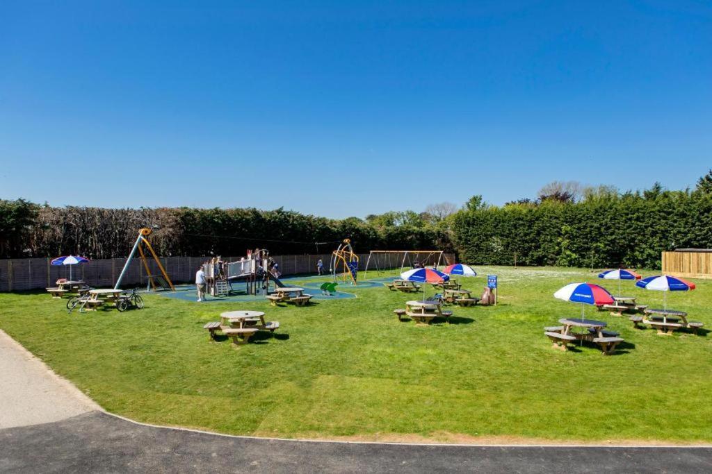 Birchington Vale Entire Holiday Home Westgate-on-Sea エクステリア 写真